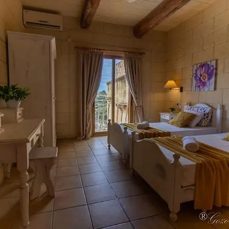 Hibiscus Bed & Breakfast *